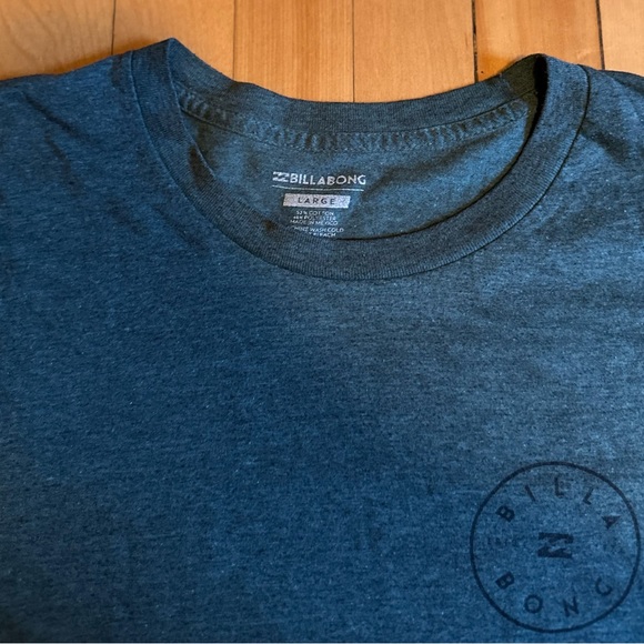 BillaBong Graphic T-shirt - Picture 3 of 5
